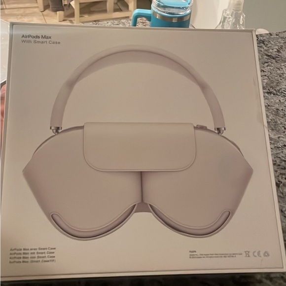 AirPods Max silver brand new - Picture 2 of 4